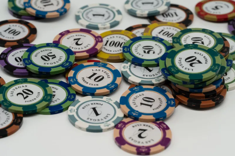 Gris-Gris, Chiffres Maudits et Rituels Secrets : La Face Cachée des Superstitions au Casino